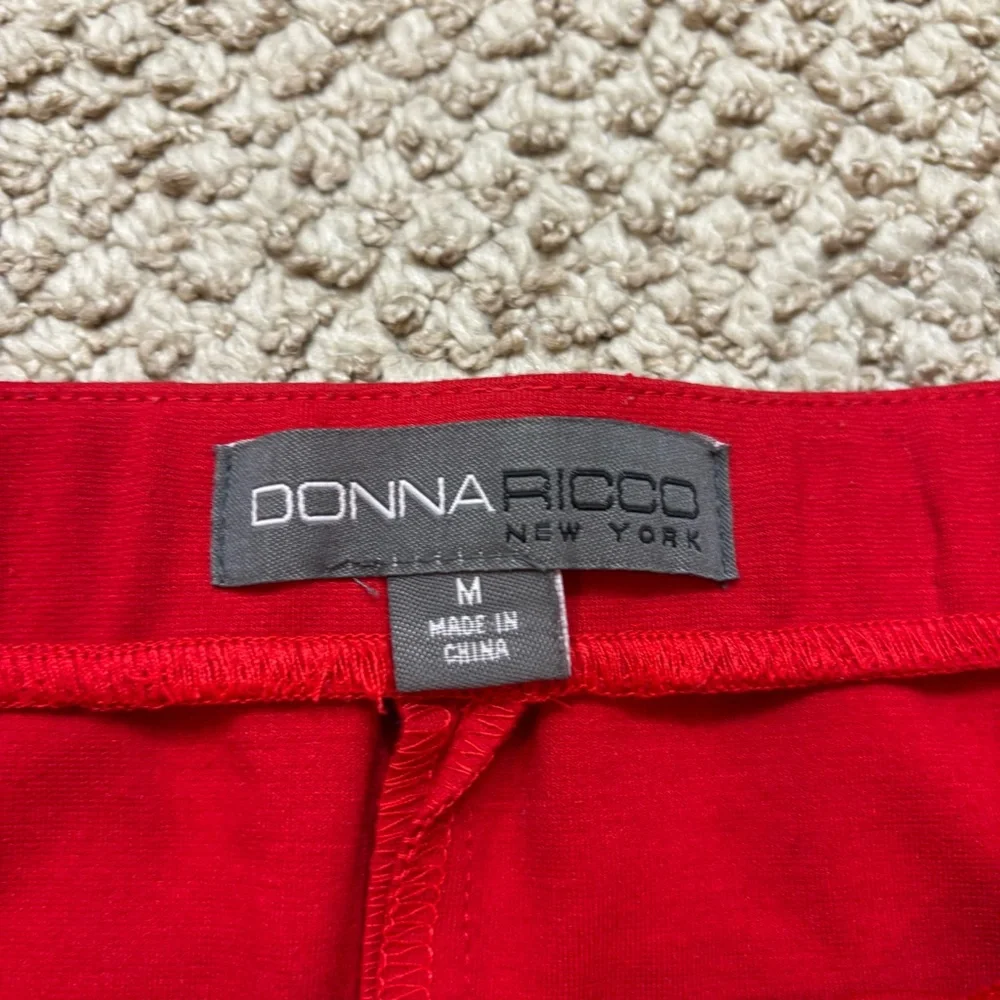 Ladies Donna Ricco Brand Red Mini Skirt Size‎ Medium